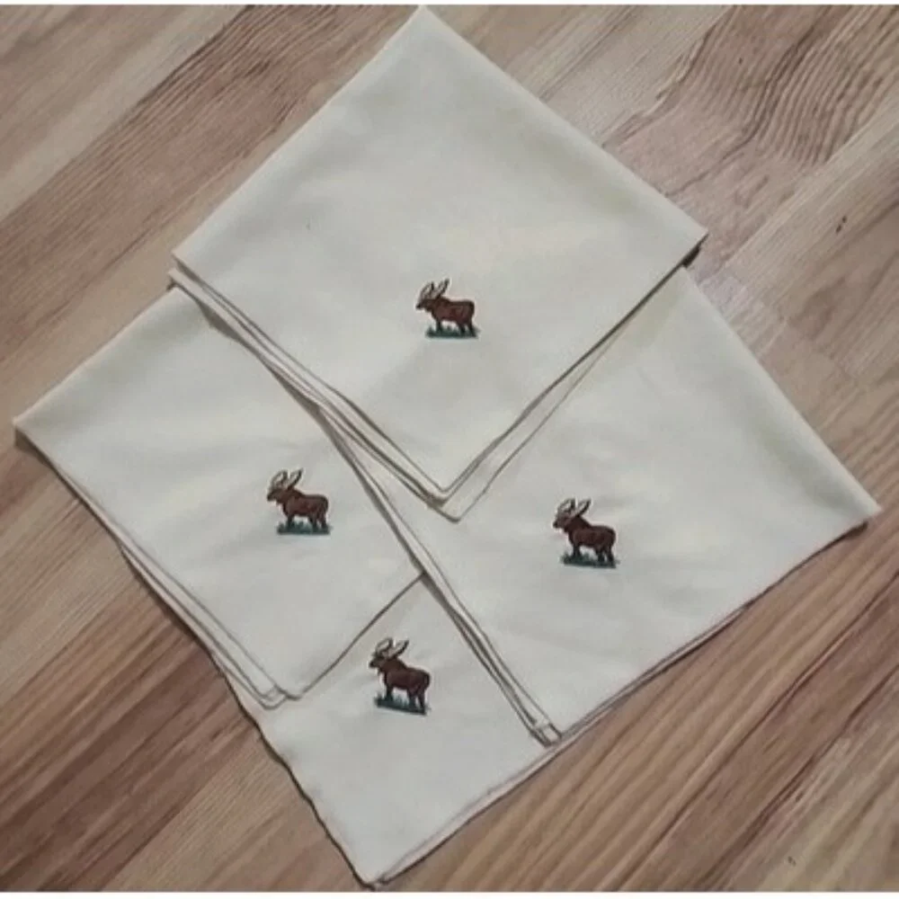 Set of 4 Vintage‎ Fabric Napkins with Embroidered Moose Cabin Lodge Cabin Decor